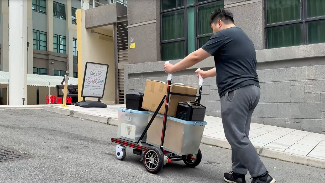 「AI智能手推車」使用片段。