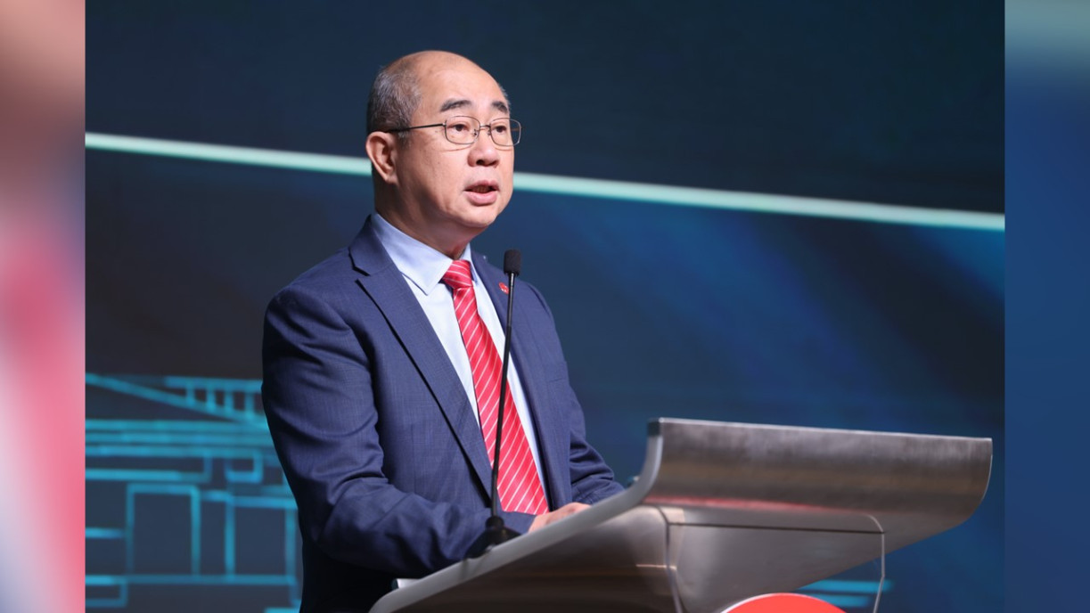 嶺南大學署理校長及林文贊科學計算講座教授陳漢夫教授致開幕辭時,祝賀應屆畢業生開展人生新篇章,並分享大學近期的重要里程碑。
