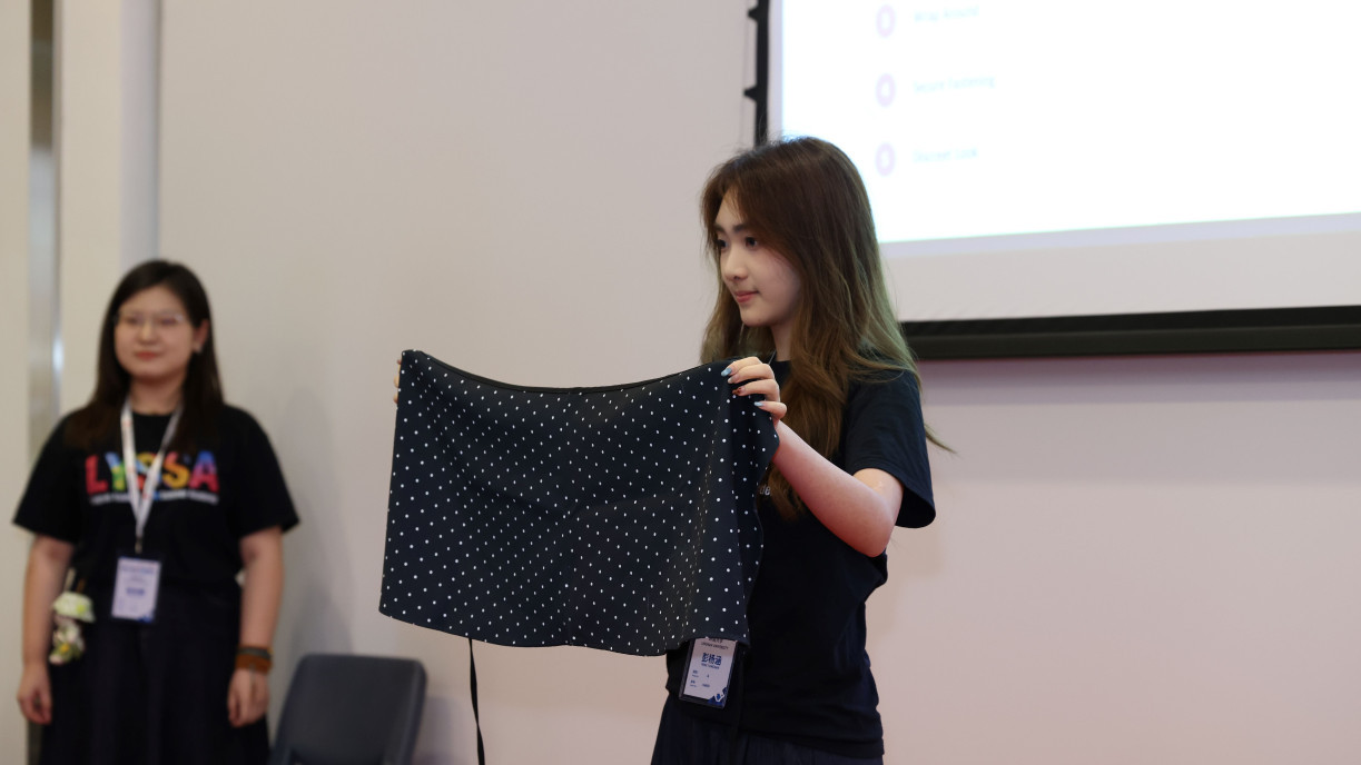The champion team SenseShield present their pioneering menstrual period leakage emergency system, filling a gap in the market for post-leakage self-rescue and working to eliminating women’s anxiety.