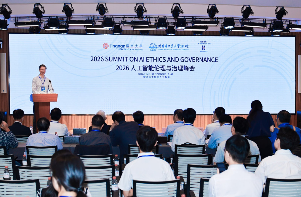 Prof Xin Yao, Vice-President (Research and Innovation) and Tong Tin Sun Chair Professor of Machine Learning at Lingnan University, delivers the opening remarks.