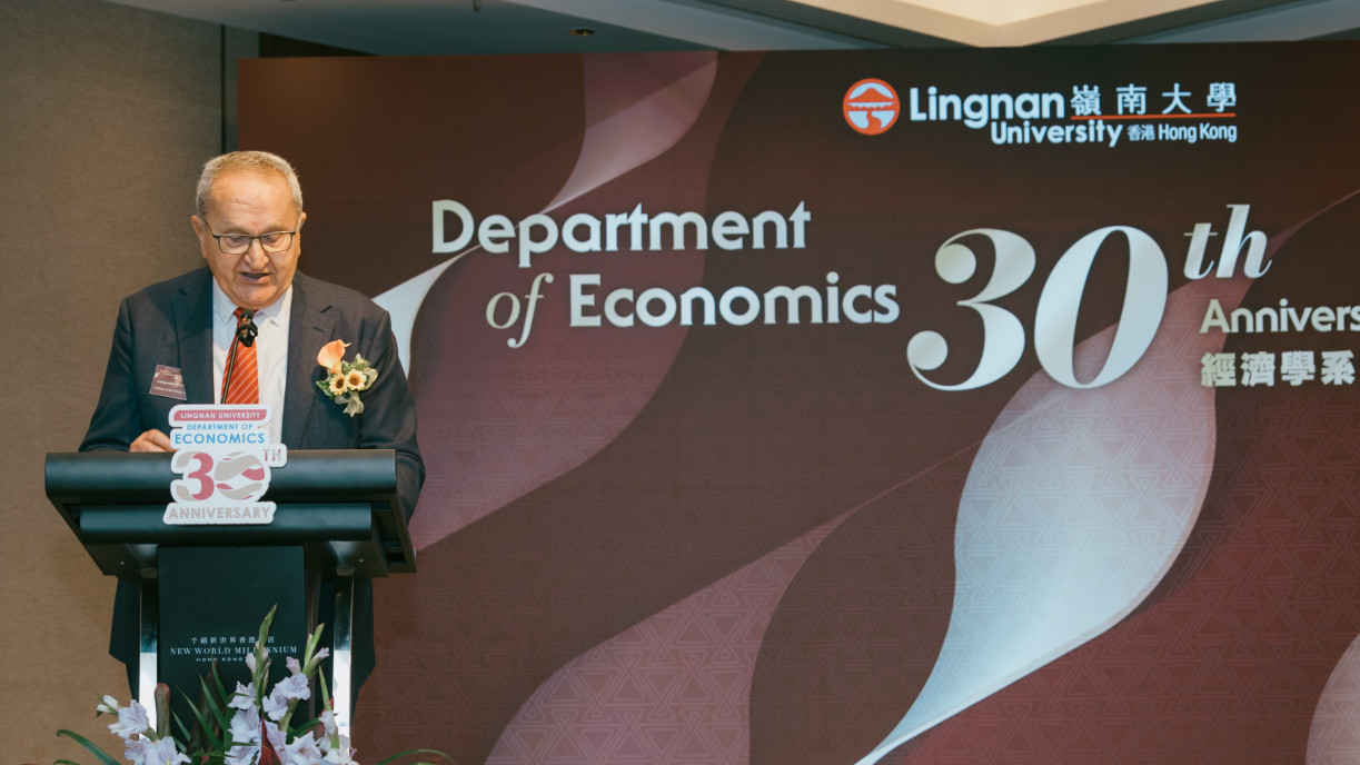 Prof Jesus Seade, former Vice-President of Lingnan University, Emeritus Professor of Economics, and currently Mexican Ambassador to China, delivers a speech at the Banquet.
