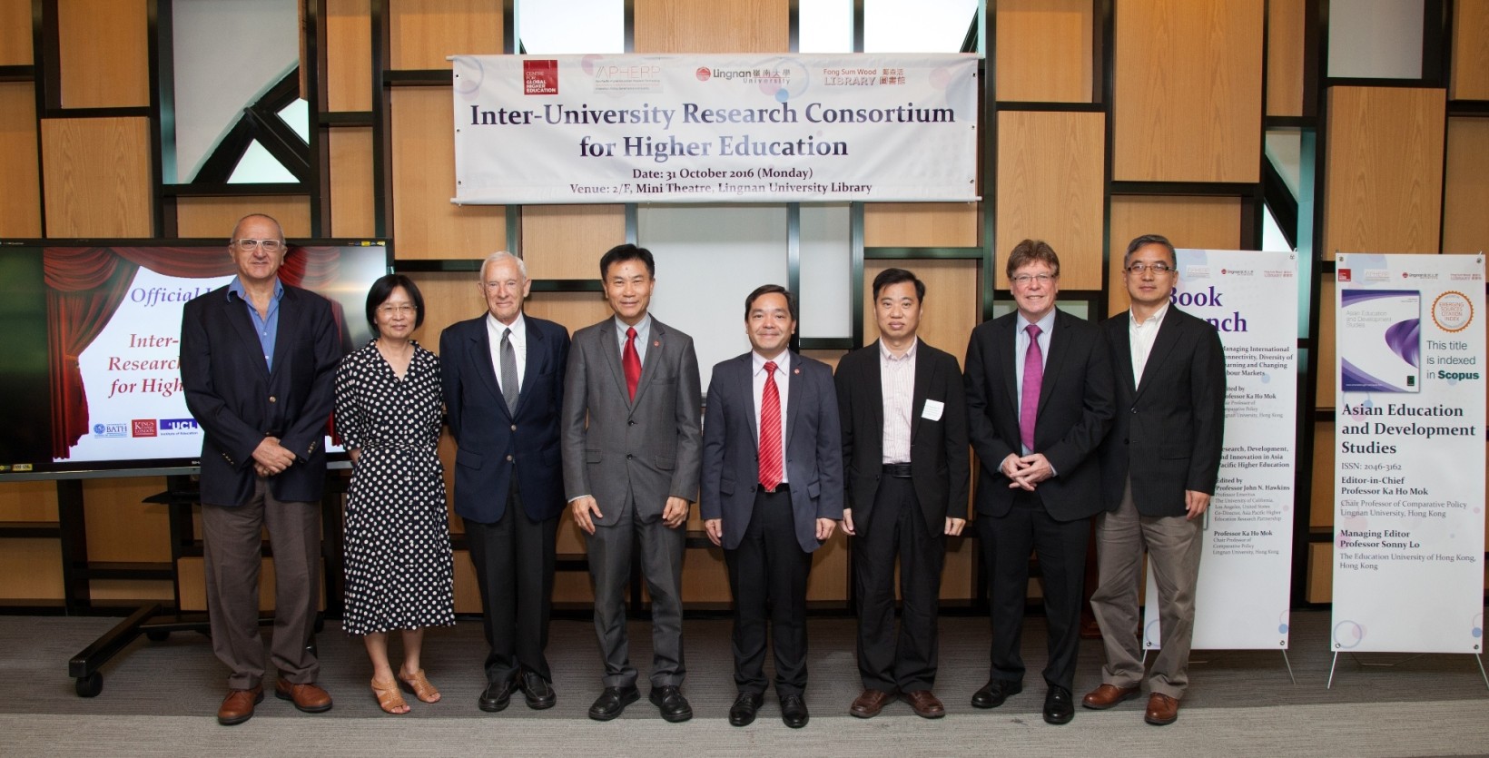 President Leonard Cheng (4th from left) and Vice-President Joshua Mok Ka-ho (4th from right) with guests attending the launching ceremony.
