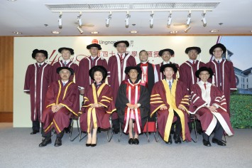 Group photo at the Lingnan University 42nd Congregation Ceremony: (front row from left) Treasurer Mr Ben Wong Chung-mat, Deputy Council Chairman Ms Sophia Kao Ching-chi,  Doctor of Letters Her Royal Highness Princess Maha Chakri Sirindhorn, Council Chairman Mr Bernard Chan, President Chan Yuk-Shee and (back row) members of the senior management.    