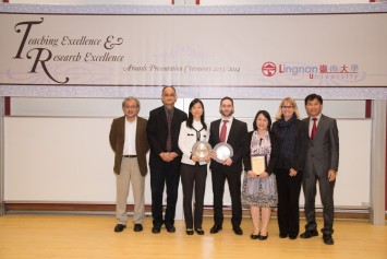 Prof Liang Liping (3rd left) and Prof Andrea Sauchelli (4th left) receive the Research Excellence Awards and pose with members of the Presidential Group.