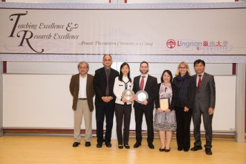 Prof Liang Liping (3rd left) and Prof Andrea Sauchelli (4th left) receive the Research Excellence Awards and pose with members of the Presidential Group.