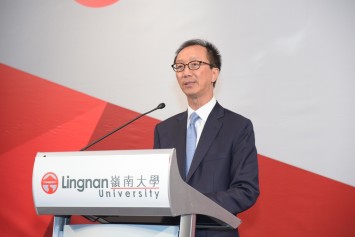 Mr Antony Leung speaking at the Lingnan University Fundraising Dinner 2015. 