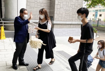 副校长莫家豪教授