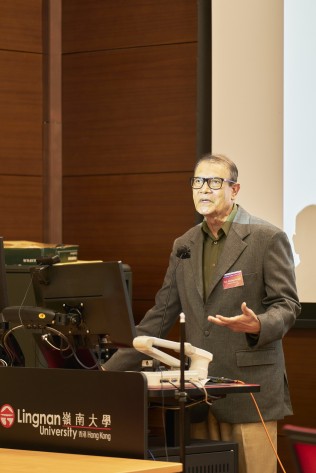 Prof Ahmed Shafiqul Huque delivers an inspiring presentation on public policy theory and the necessity to use it to inform practice.