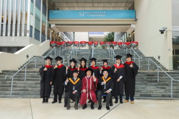 The LEO Dr David P. Chan Bachelor of Science (Honours) in Data Science (BScDS) has its first cohort of graduates. (First row, from left to right) Mr Alan Lam Wing-lun, Lecturer of Department of Computing and Decision Sciences, Prof Leng Mingming, Dean of the Faculty of Business, and Prof Wong Man-leung, Professor of Department of Computing and Decision Sciences and Director of the LEO Dr David P. Chan Institute of Data Science.