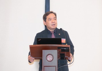 Prof Joshua Mok Ka-ho, Vice-President and Dean of the School of Graduate Studies at Lingnan University, delivers his welcome address.