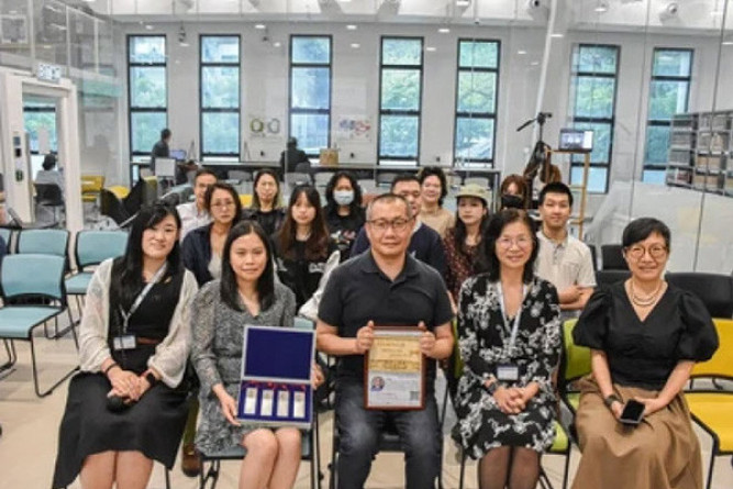 Free Online Learning Platform via Digital Commons