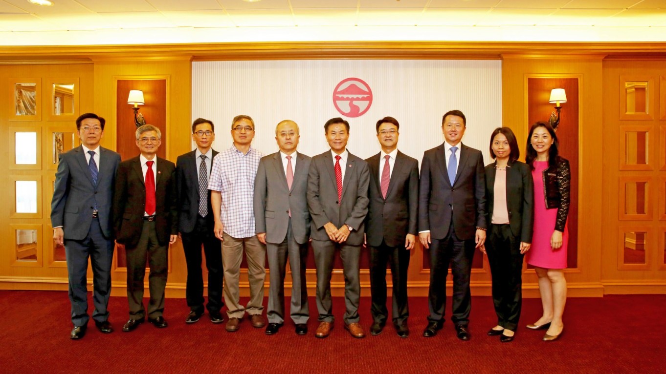 Lingnan University receives generous donation from CITIC Pacific to award the scholarships