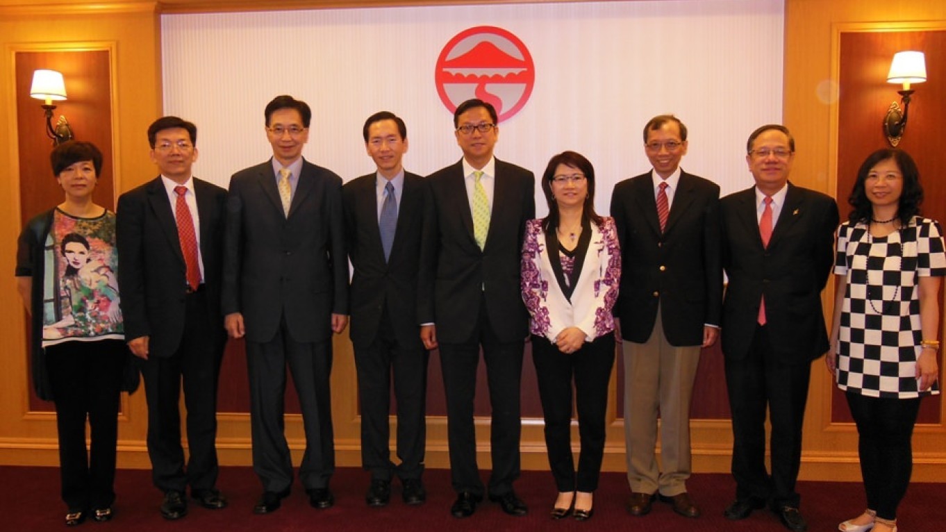A delegation of the Chinese Manufacturer's Association of Hong Kong visits our campus
