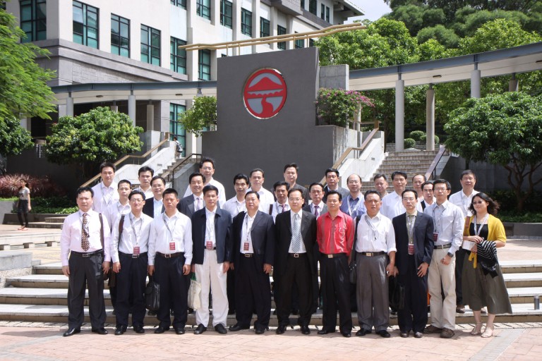 The senior administrators of the 10th training course.