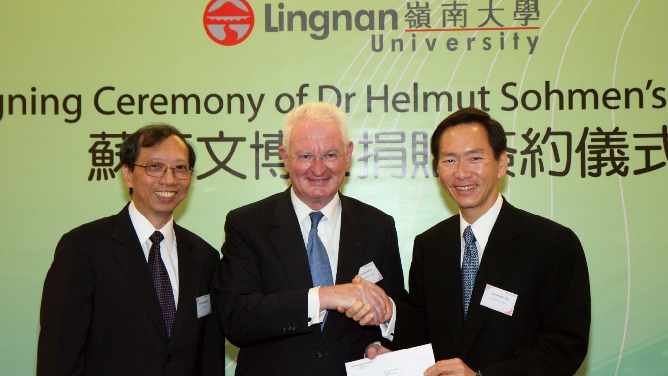 Signing Ceremony of Dr Helmut Sohmen's Donation