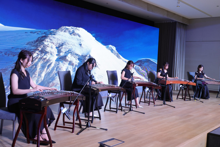 A superb guzheng ensemble by talented students