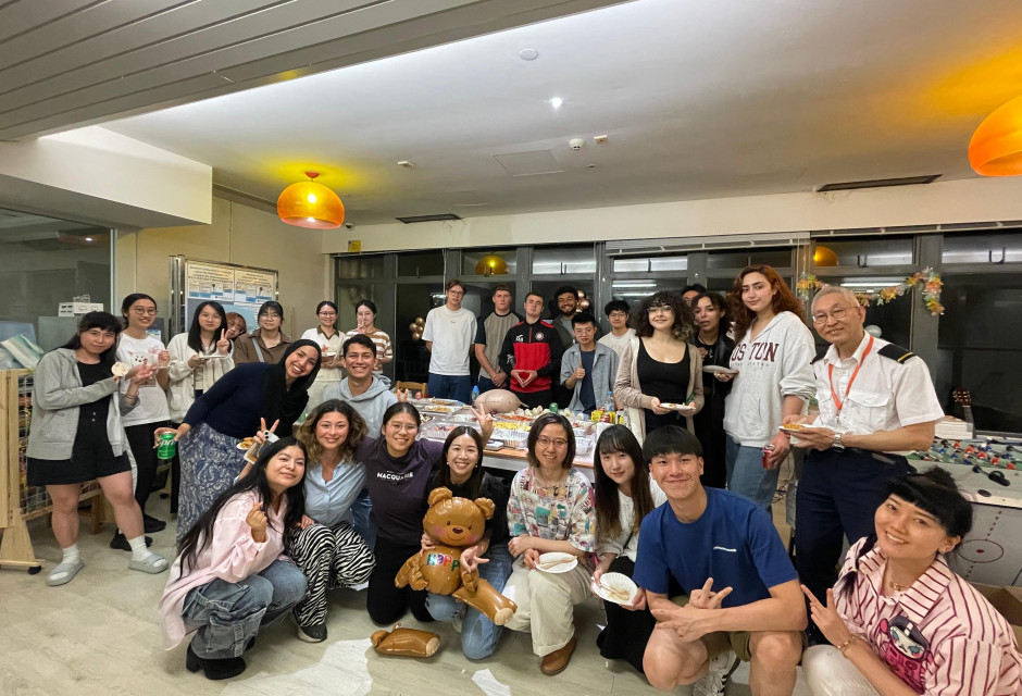 Cheering Party: End-of-Term Celebration