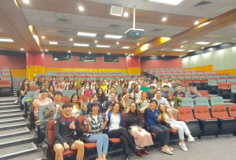 New Student Orientation 2023: Meeting with Warden