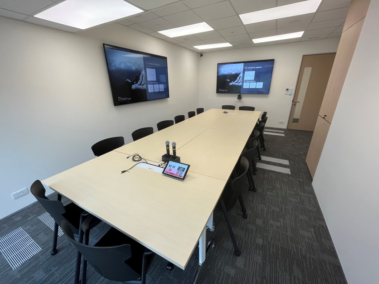 Nina Tower Conference Room (TW1903/1)