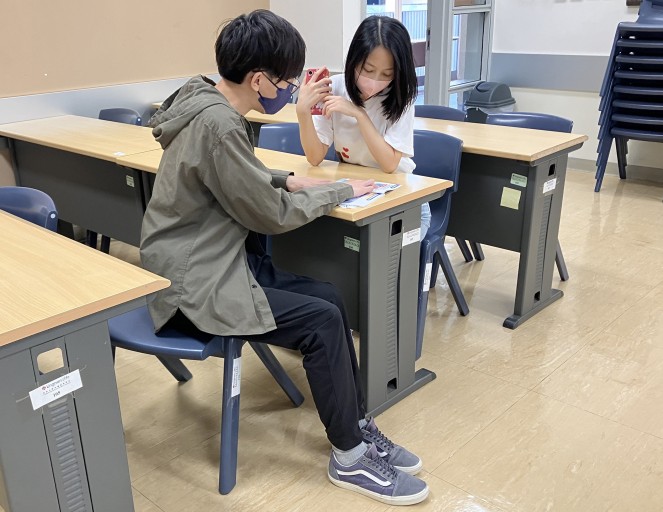 LIFE讲师与同学进行个别谘询