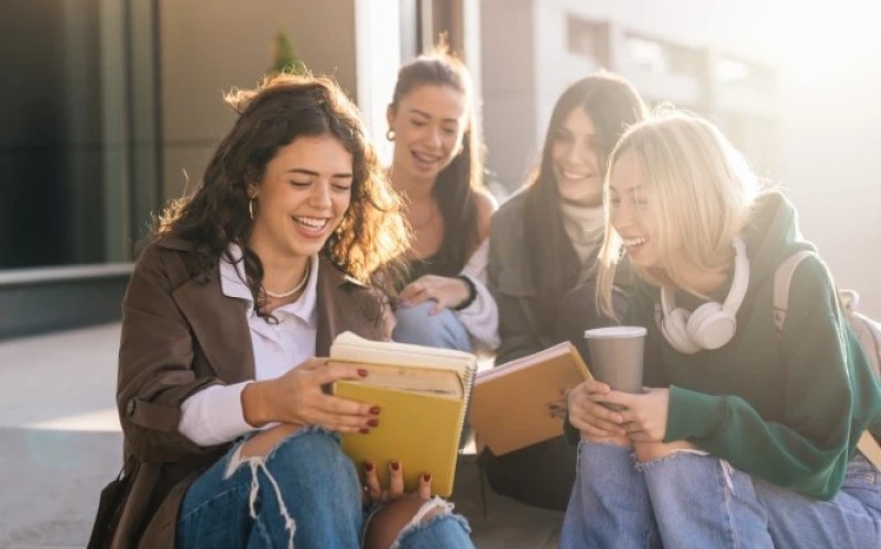 With a mission of becoming a world-class liberal arts institution, Lingnan aims at promoting student exchange with other institutions of higher learning throughout the world. Lingnan has set up the Student Exchange Programmes (SEP) offering students a valuable opportunity to "Engage the World” and to study in Lingnan’s partner institutions in mainland China and overseas countries such as the United States, the United Kingdom, Europe, Japan and Korea.