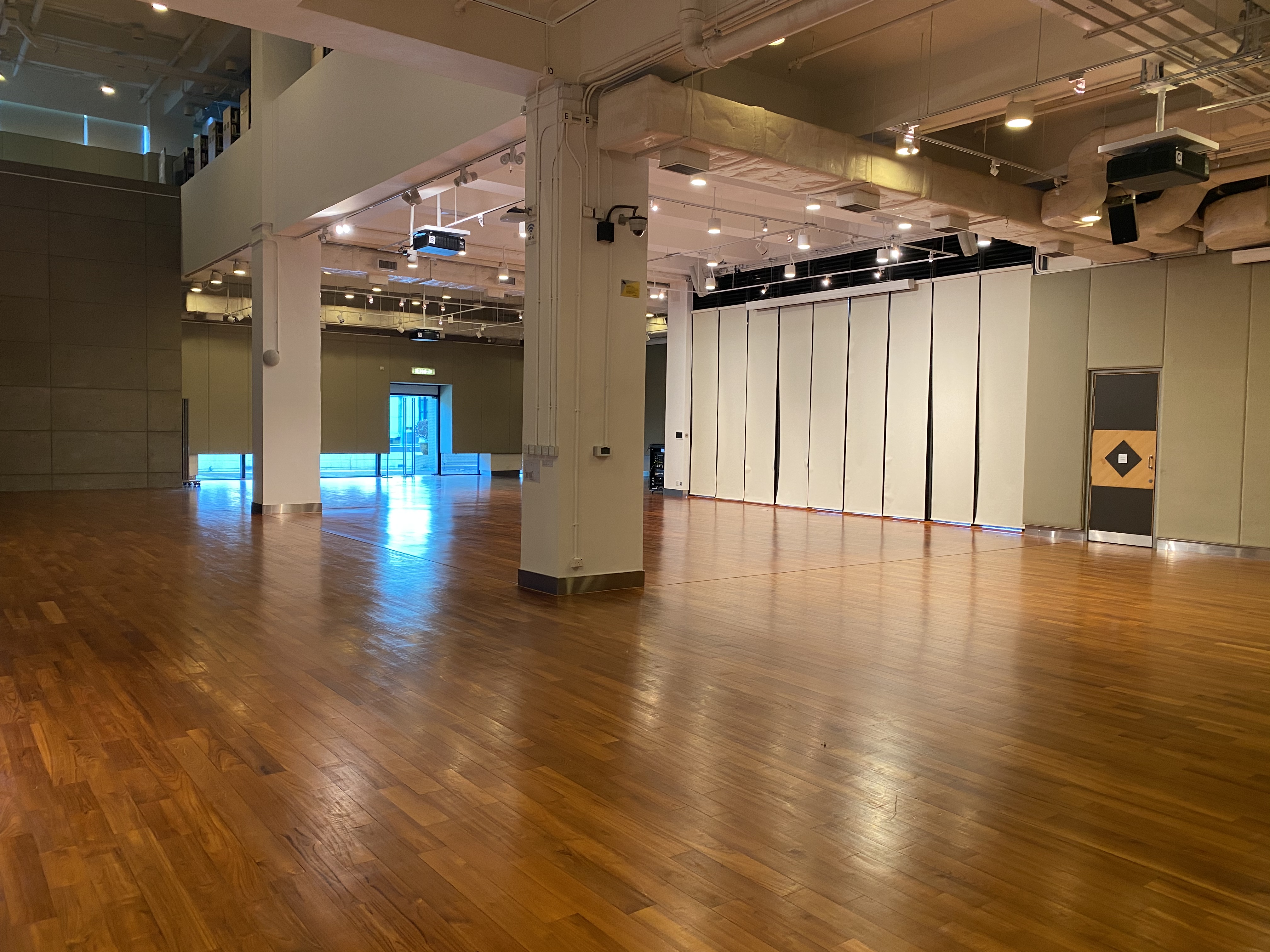 Leung Fong Oi Wan Art Gallery