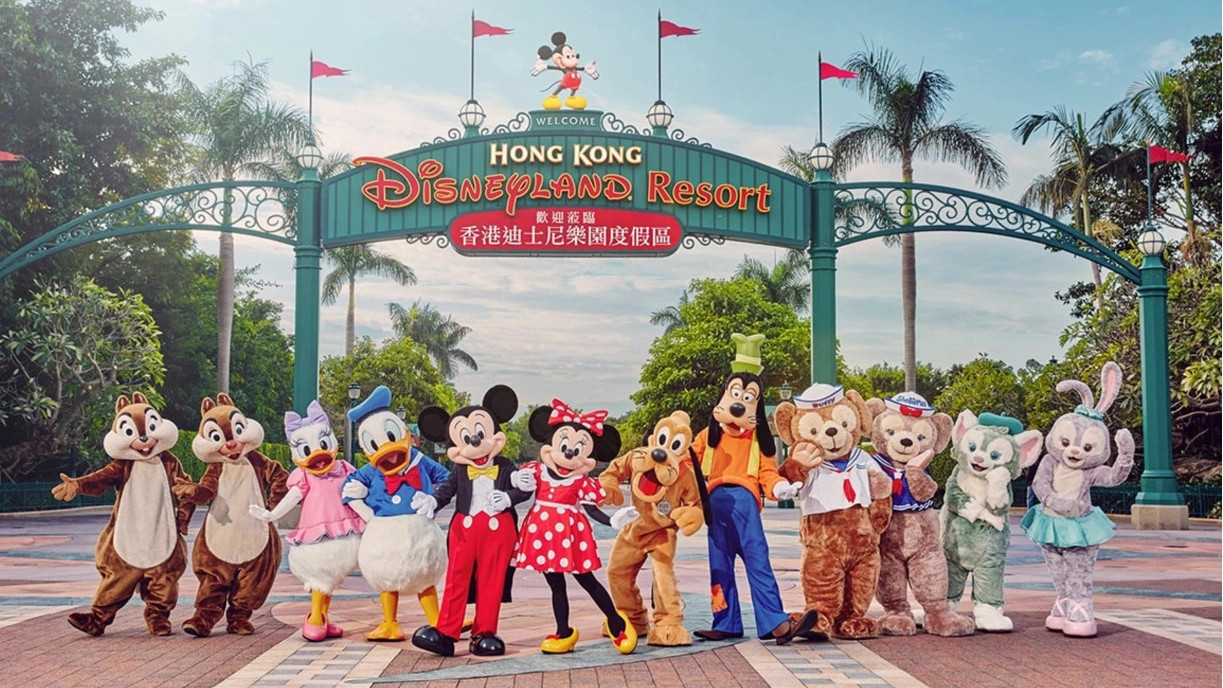 Disneyland Hong Kong featuring popular characters and student‑friendly attractions