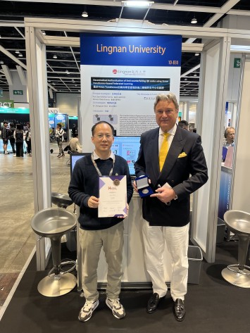 Mr Zhongyuan GUO with Mr David TAJI