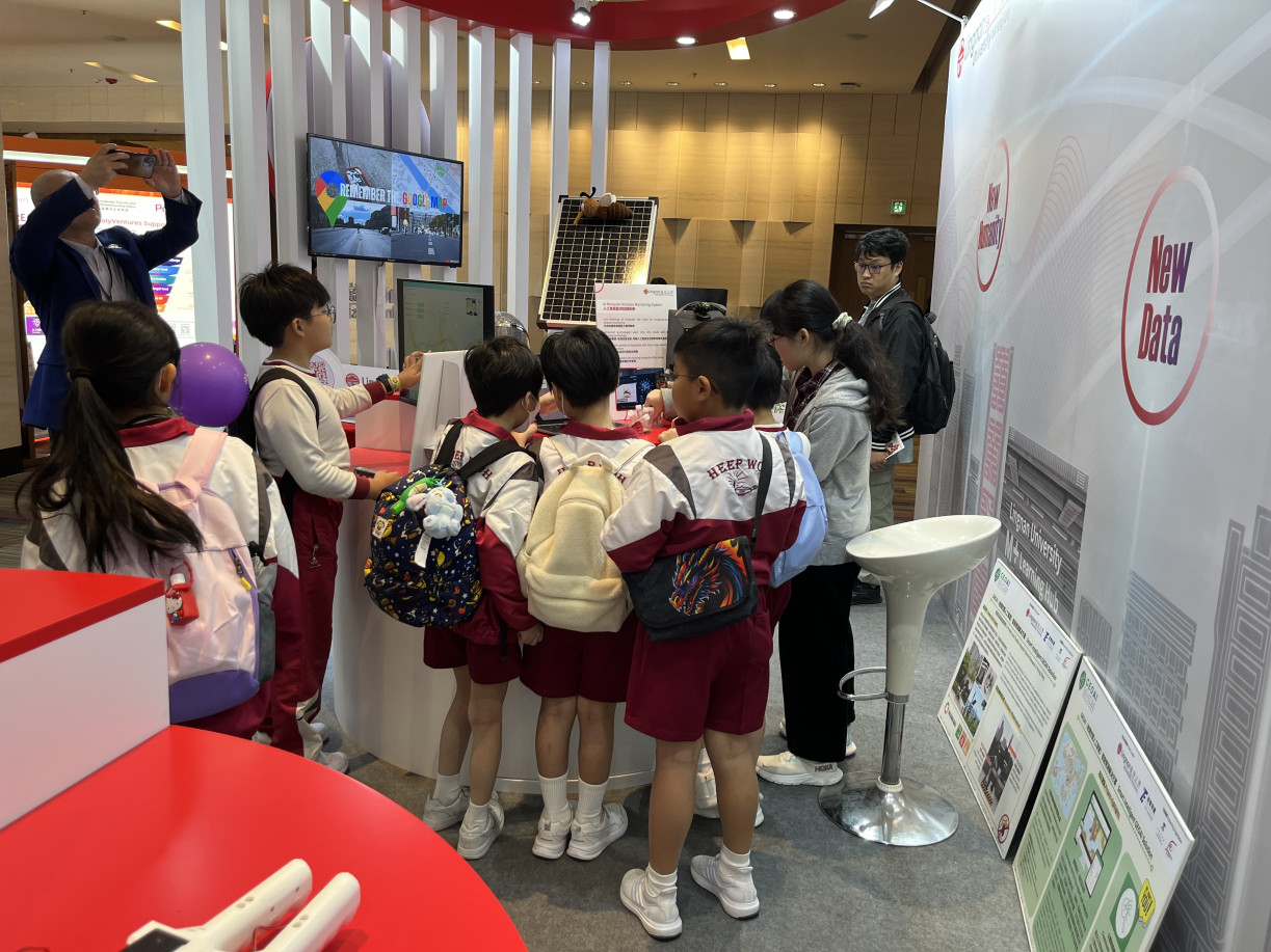 Visiting students showed strong interest in the AI Mosquito Diseases Control System.