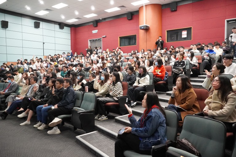 Insights from Professor Wang's Session Data-Driven New Media: AIGC and algorithm-driven multi-accounts strategy