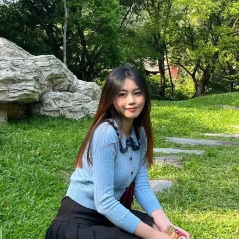 Ms. YE Xiuxia (2023 Graduate) Graduate Trainee of DSV Air&Sea Ltd.