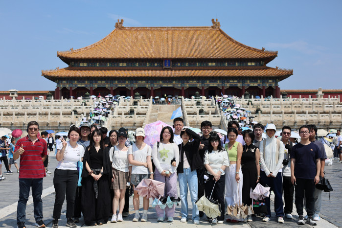LUXU Lab delegation visited The Palace Museum in Beijing, China.
