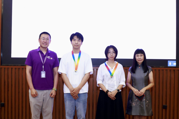 From left to right: Professor Jiao Yang, Assistant Professor of the Future Laboratory of Tsinghua University; Mr Xu Ziteng, the awardee of the LUXY Star Player Award (from Tsinghua University); Miss ZENG Xuke, another awardee of the LUXY Star Player (from Lingnan University); and Ms Irene Ng, Director of Student Affairs of Lingnan University.