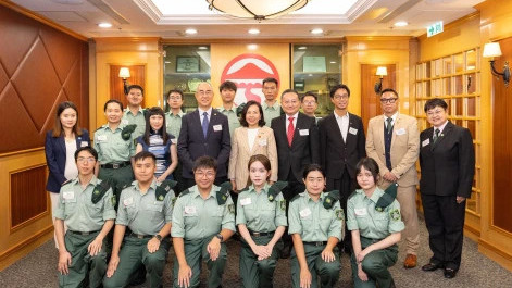 Home and Youth Affairs Bureau delegation visits Lingnan University for a warm meeting with the Flag Guard Team