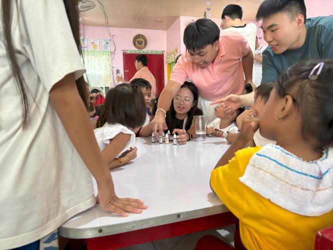Students were demonstrating science experiments to children.