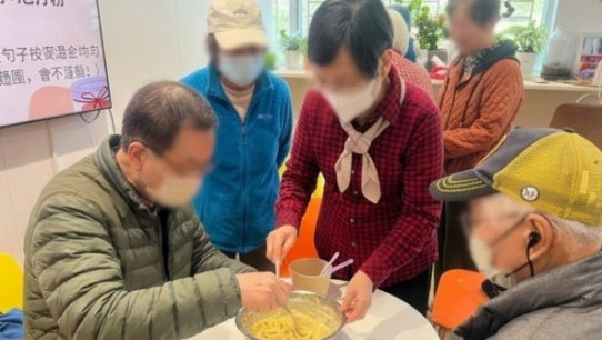 Eco-Clay Workshops for the Elderly