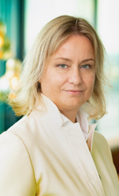 Ms. Catelijne MULLER