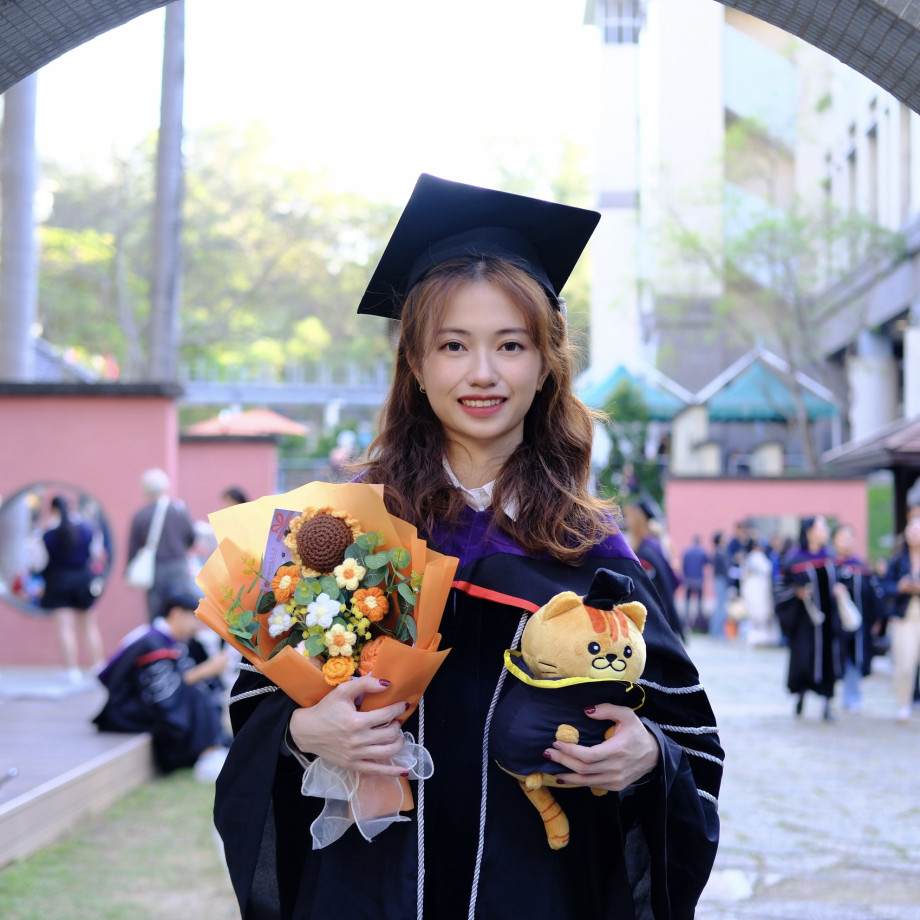 Qin Weijing Becomes a Teacher – Carrying Forward the Teaching Philosophy of Lingnan’s School of Graduate Studies