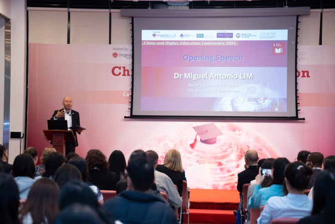 曼彻斯特大学的教育高级讲师Miguel Antonio LIM博士