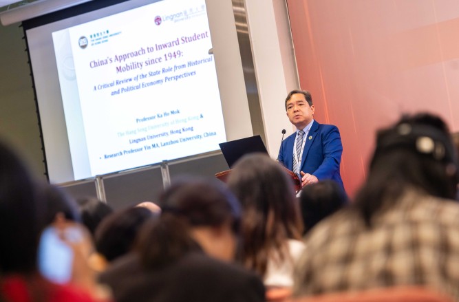 香港恒生大学常务暨学术与研究副校长莫家豪教授