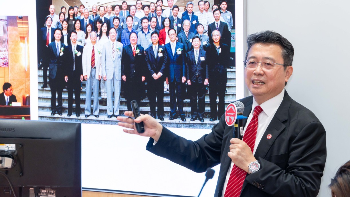 Prof Lau Chi-pang leads the fifth session of the 'A Personal Perspective on Doing Good Research' seminar series, and describes his experiences with the Hong Kong Chronicles.