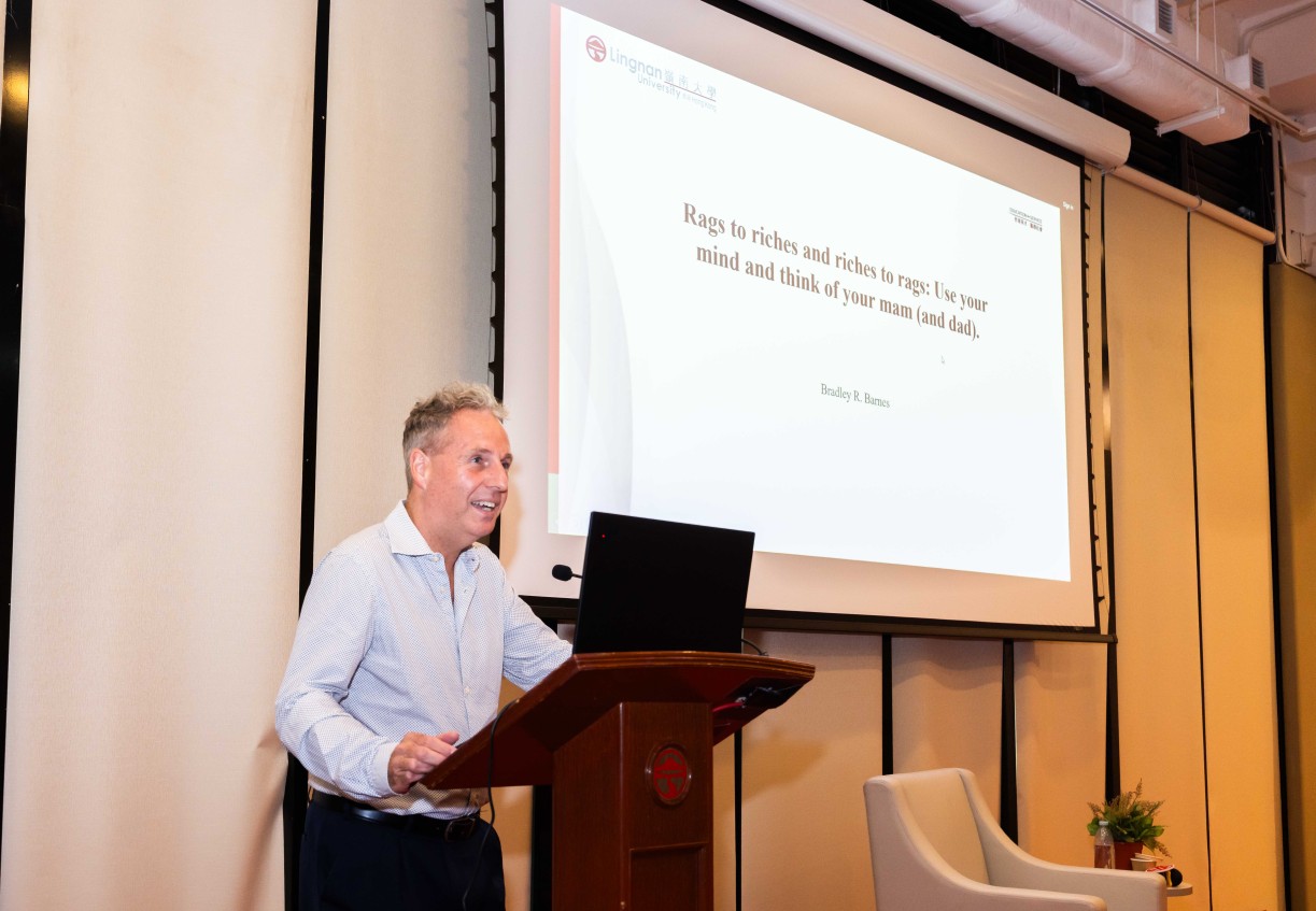 Prof Bradley R. Barnes leads the first session of the A Personal Perspective on Doing Good Research seminar series, and shares his experiences in research.