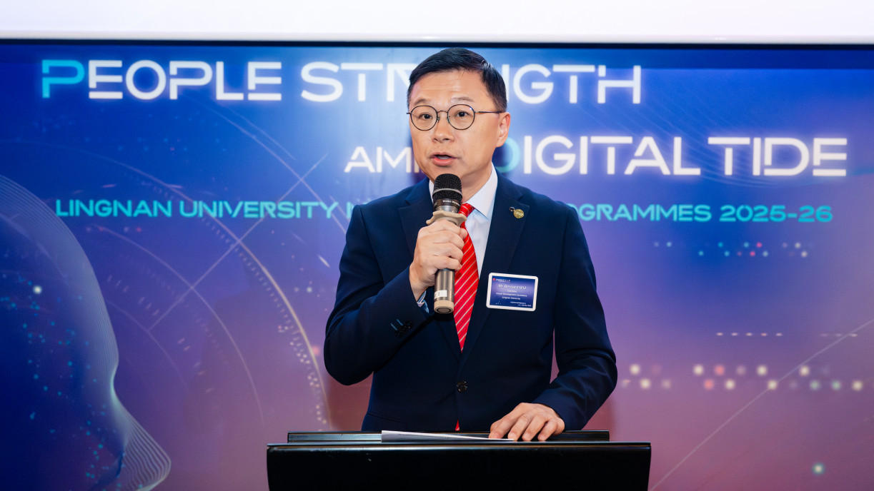 Mr Bernard Wu Tak-lung, Chairman of the Career Development Committee, delivers a speech.