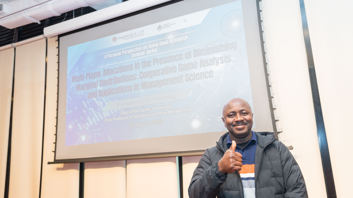 Isaac Oware, a student from the Master of Social Sciences in Comparative Social Policy (International) programme, says that the seminar series organised by the School of Graduate Studies inspires students, and he plans to attend future sessions to gain insights into the differences between scholars’ academic and research disciplines.