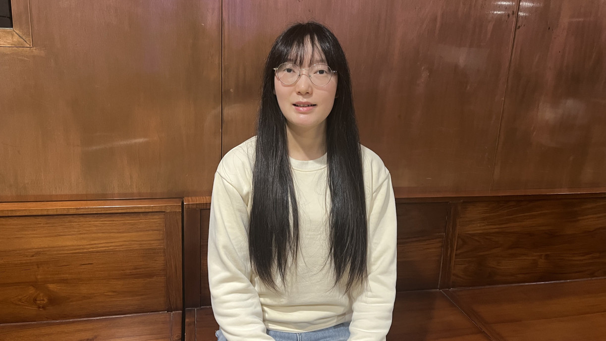 Wang Zihan, a student in the Master of Arts in International Higher Education and Management programme, is pleased with her improvement in Cantonese proficiency since joining the LEAP Cantonese classes in Term 1. 