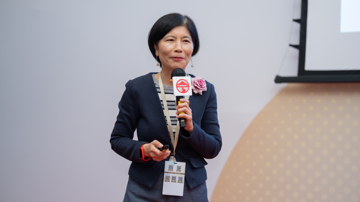 国立政治大学侯永琪教授发表第二场主题演讲，题为《国际科研合作能力建构：全球趋势、合作模式与关键挑战》。