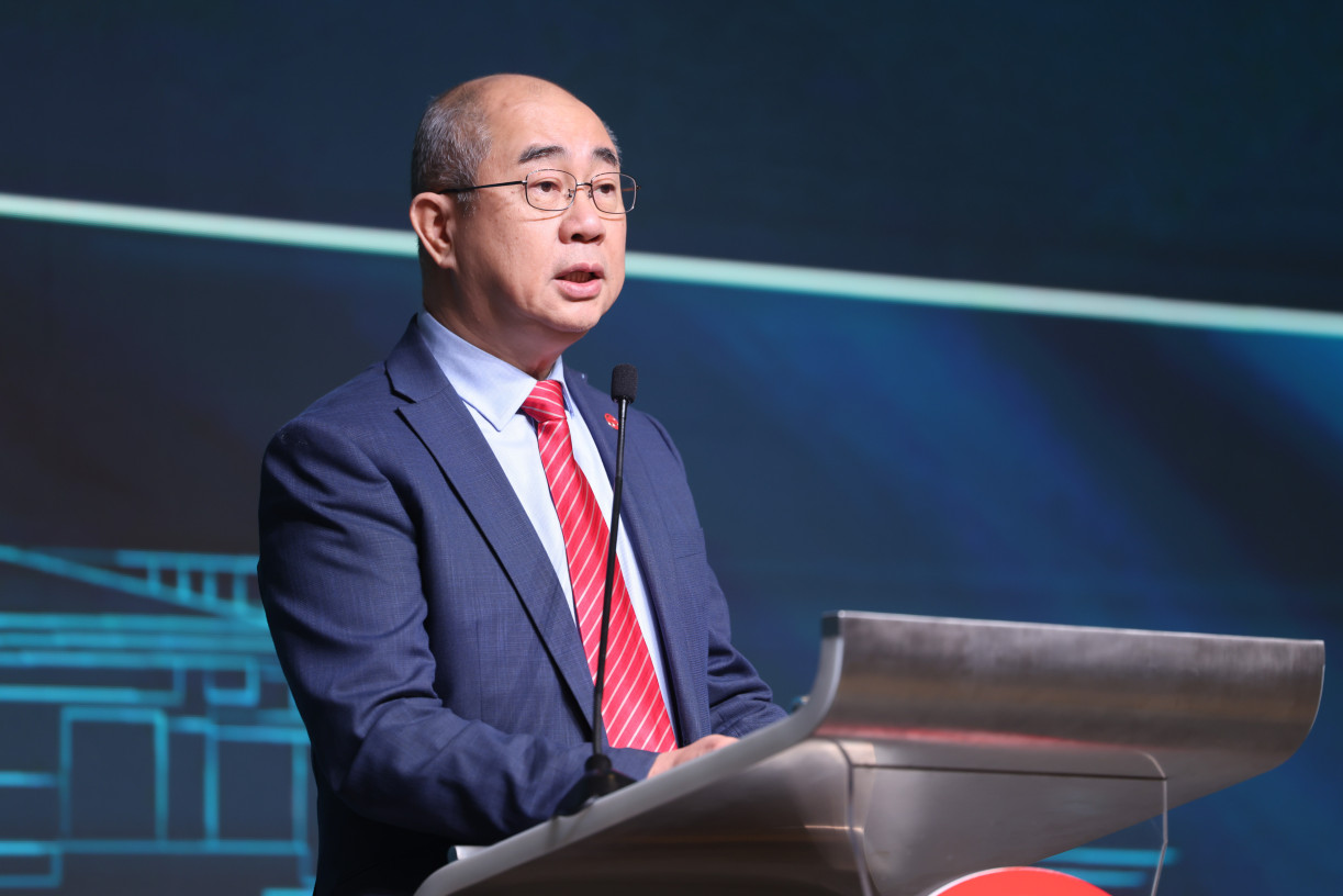 岭南大学署理校长及林文赞科学计算讲座教授陈汉夫教授致开幕辞时,祝贺应届毕业生开展人生新篇章,并分享大学近期的重要里程碑。
