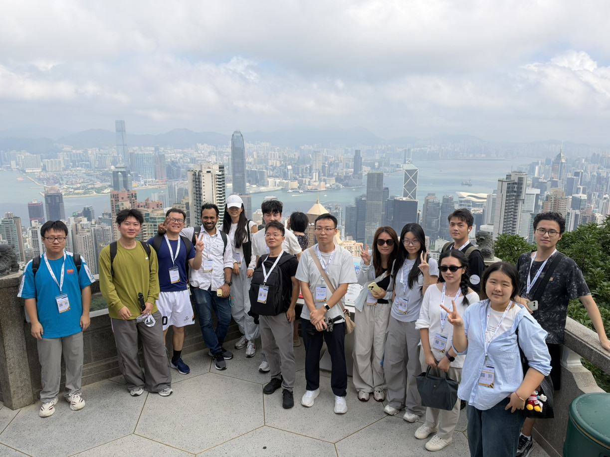 Students enjoy the panoramic views of Victoria Harbour and the surrounding skyline from the Lion’s Pavilion at The Peak, describing the breathtaking scenery as unforgettable.