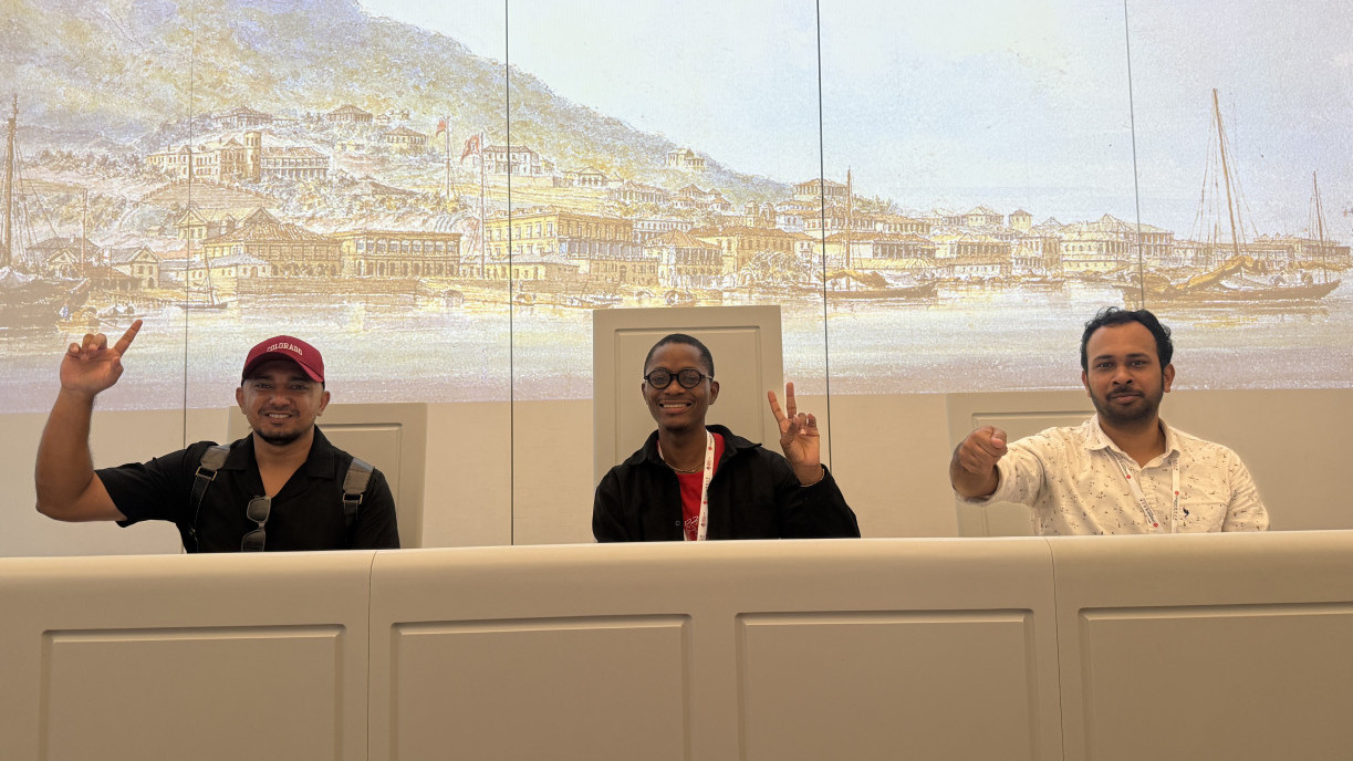 Students visit the courtroom of the former Central Magistracy at Tai Kwun. They pose for photos in the judge’s bench and learn more about Hong Kong’s judicial system in the past through models and information panels.