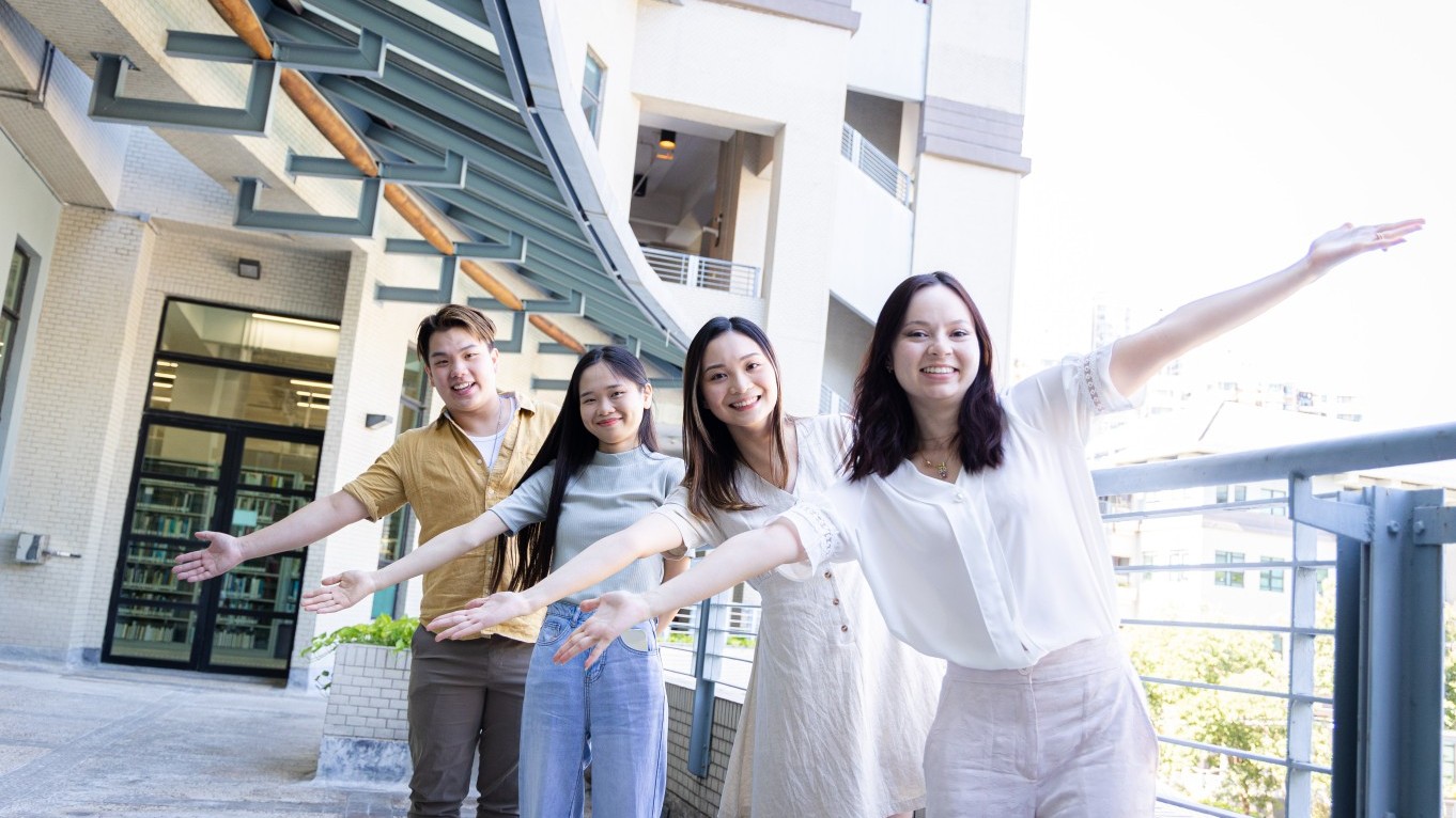 Cover picture of Student Sharing